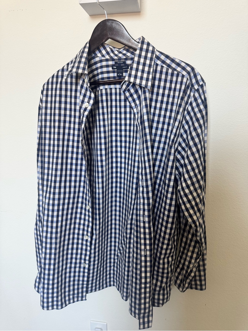 Gap Men’s Blue & White Gingham Button-Up Shirt